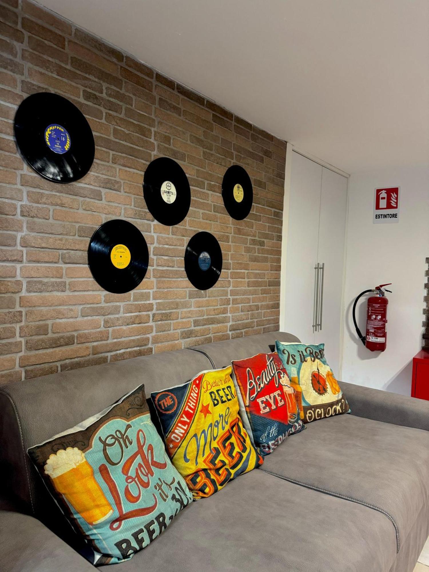 Frizzi & Lazzi House Apartment Naples Luaran gambar